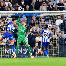 A Chelsea „árcédulát akasztott” remeklő kapusára