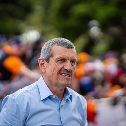 Versenycsapatot vásárolna Günther Steiner