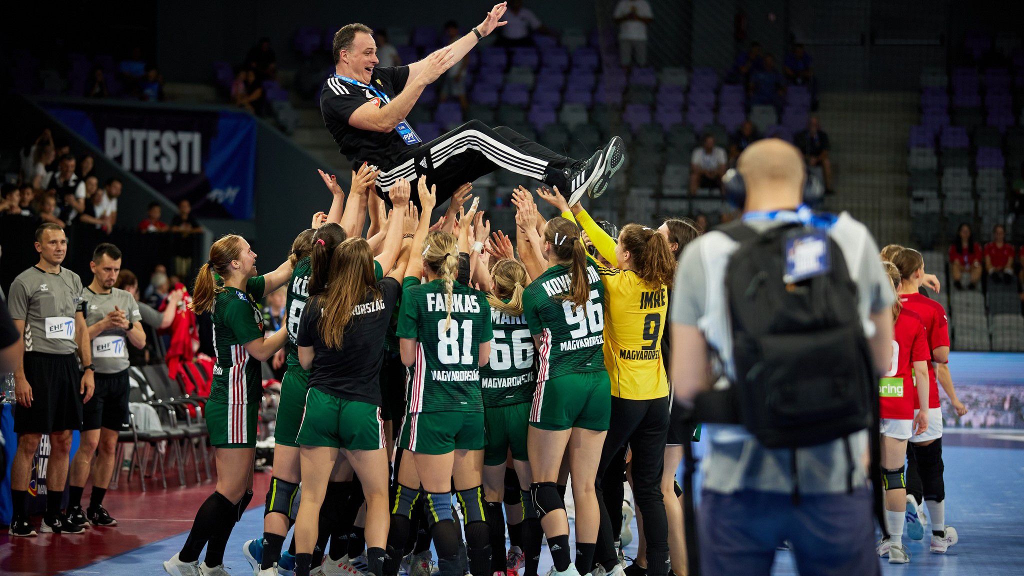 „Elhittük, hogy meg tudjuk nyerni az Európa-bajnokságot!” – interjú a női juniorválogatott szövetségi edzőjével, Szilágyi Zoltánnal