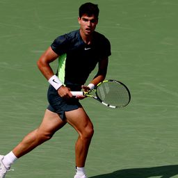 Carlos Alcaraz maratoni csatában jutott tovább
