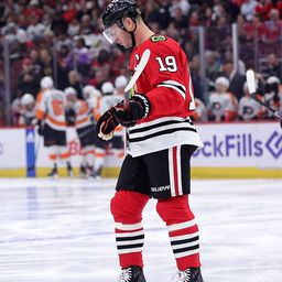 Jonathan Toews nem vonul vissza, de kihagyja a következő NHL-szezont