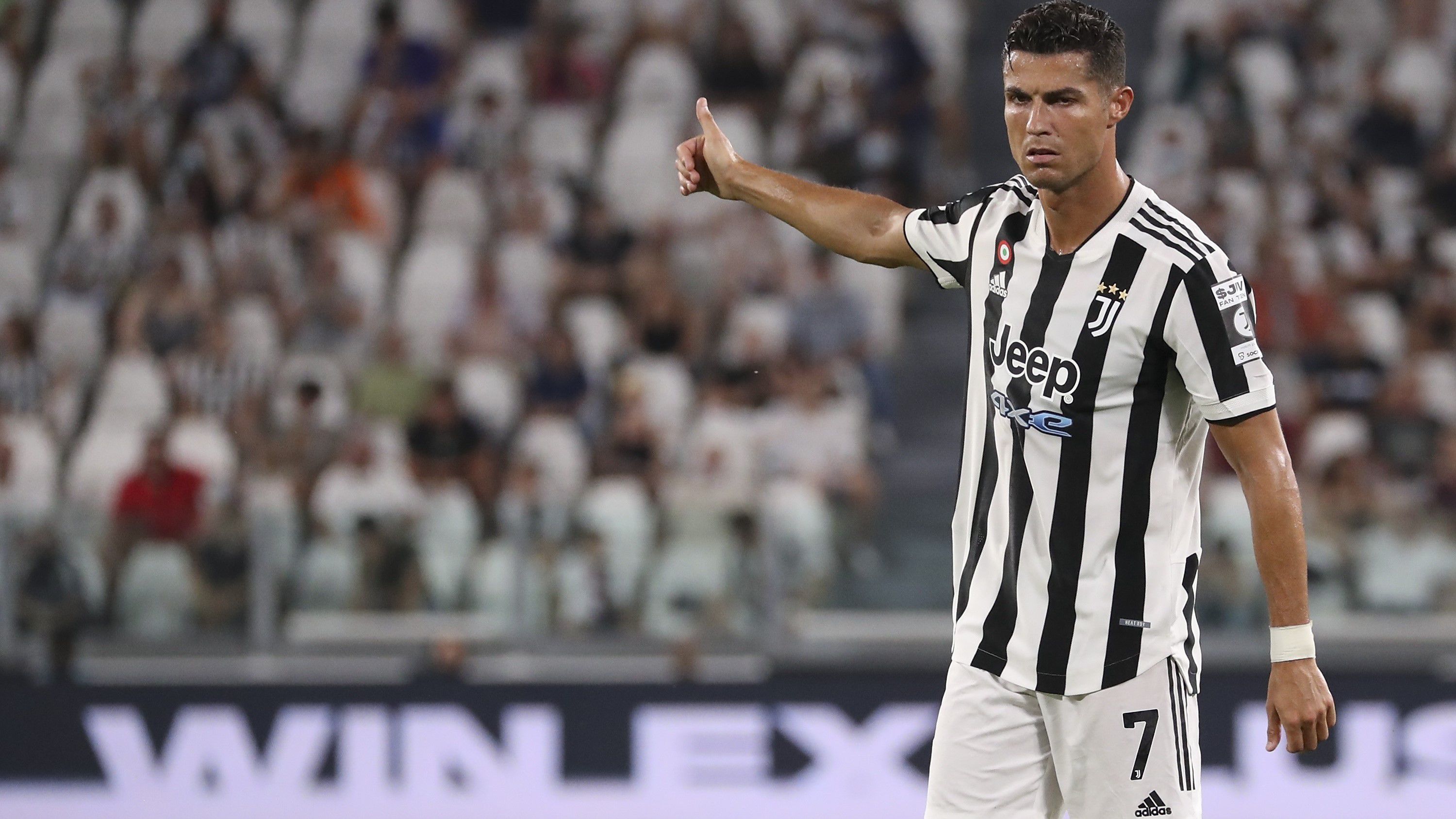 Cristiano Ronaldo morcos, mert állítása szerint nem kapott meg közel húszmillió eurót az olasz klubtól. (Fotó: Getty Images)