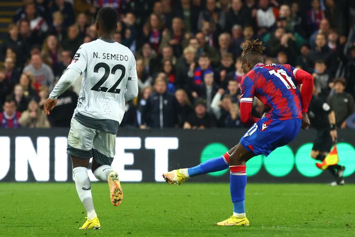 Wilfried Zaha győztes góljának pillanata
