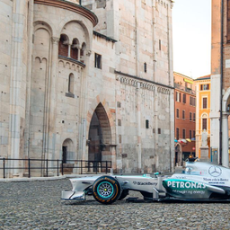 F1-hírek: elképesztő! Egy vagyonért kelt el Lewis Hamilton 2013-as Mercedese – videóval