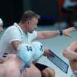 A szövetségi kapitány eligazítást tart (Fotó: waterpolo.hu)