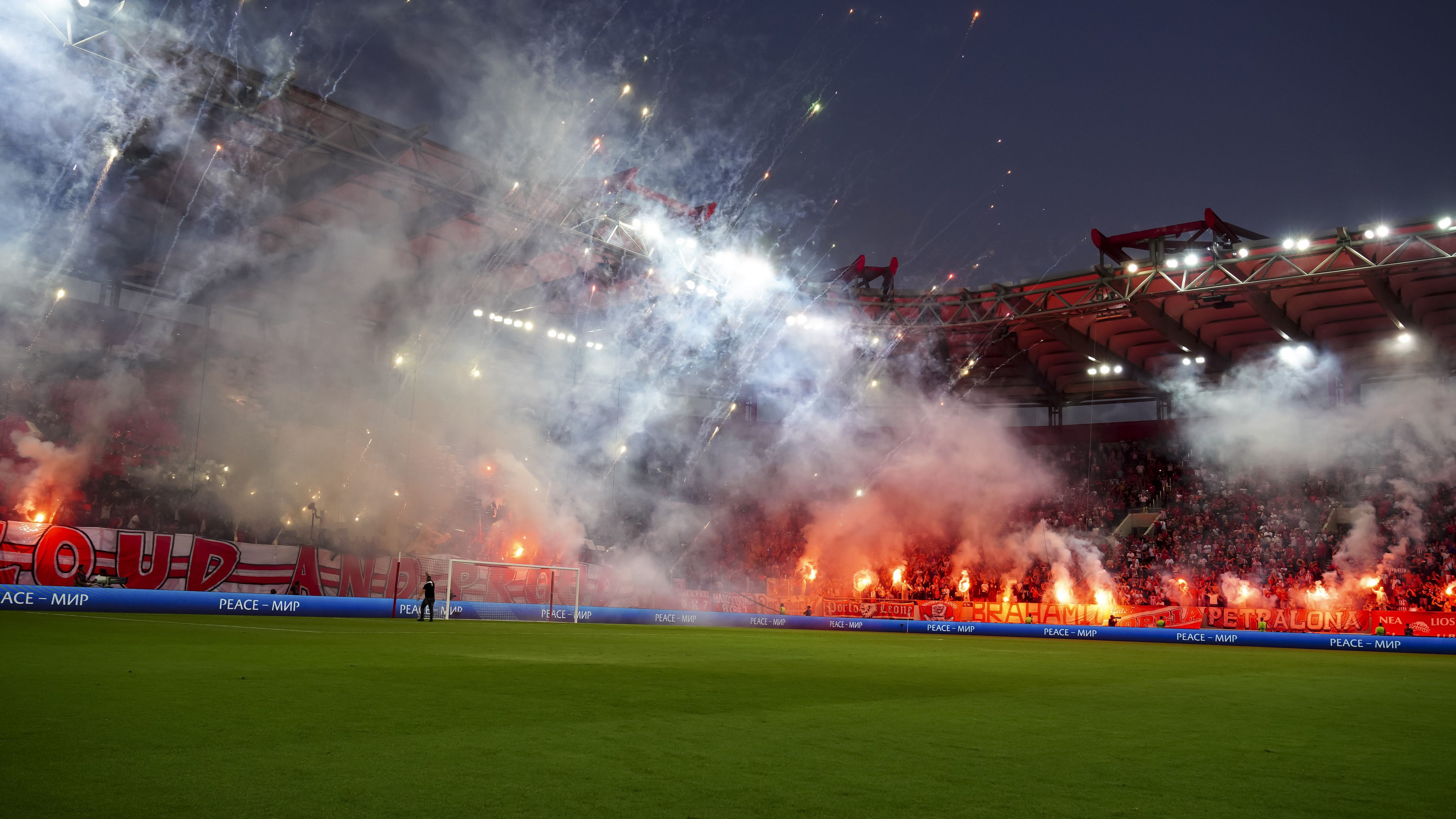 Az Olympiakosz drukkerei híresek a fanatizmusukról /Fotó: Getty Images