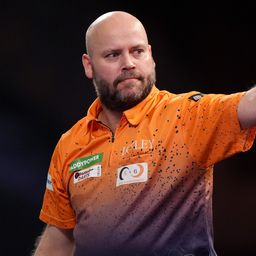 Megszületett az első kilencnyilas leg a darts-vb-n – itt a videó magyar kommentárral!