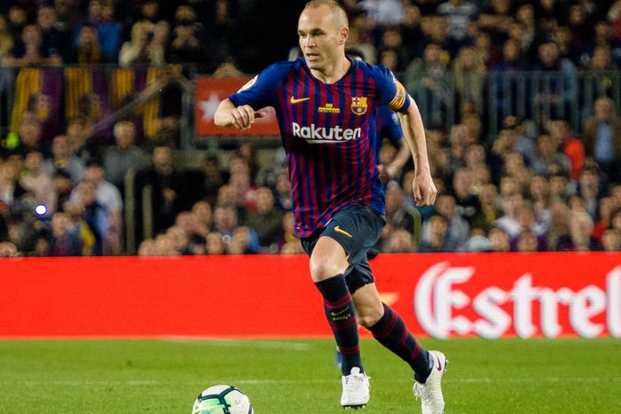 Andrés Iniesta a Barcelona mezében