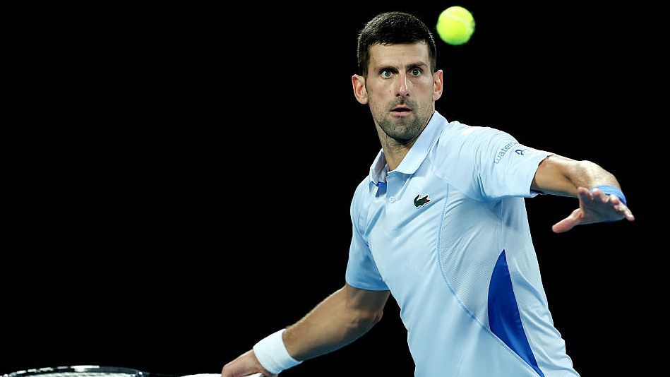 Novak Djokovics háromszettes győzelmet aratott