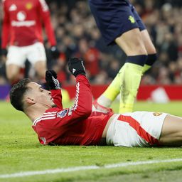 Közel az egyezség: távozhat a Manchester United brutális összegért szerződtetett támadója