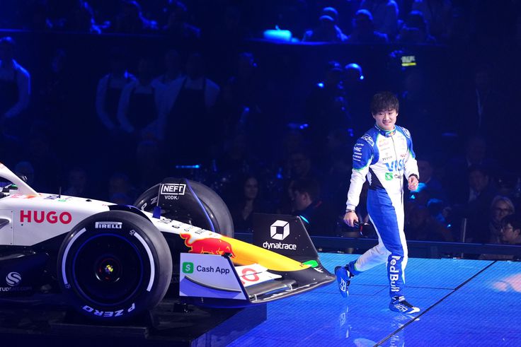 Különleges szabályok között gurult pályára a Formula–1-es csapat új autója