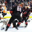 Mesterhármassal nyert az Edmonton és a Carolina is az NHL-ben
