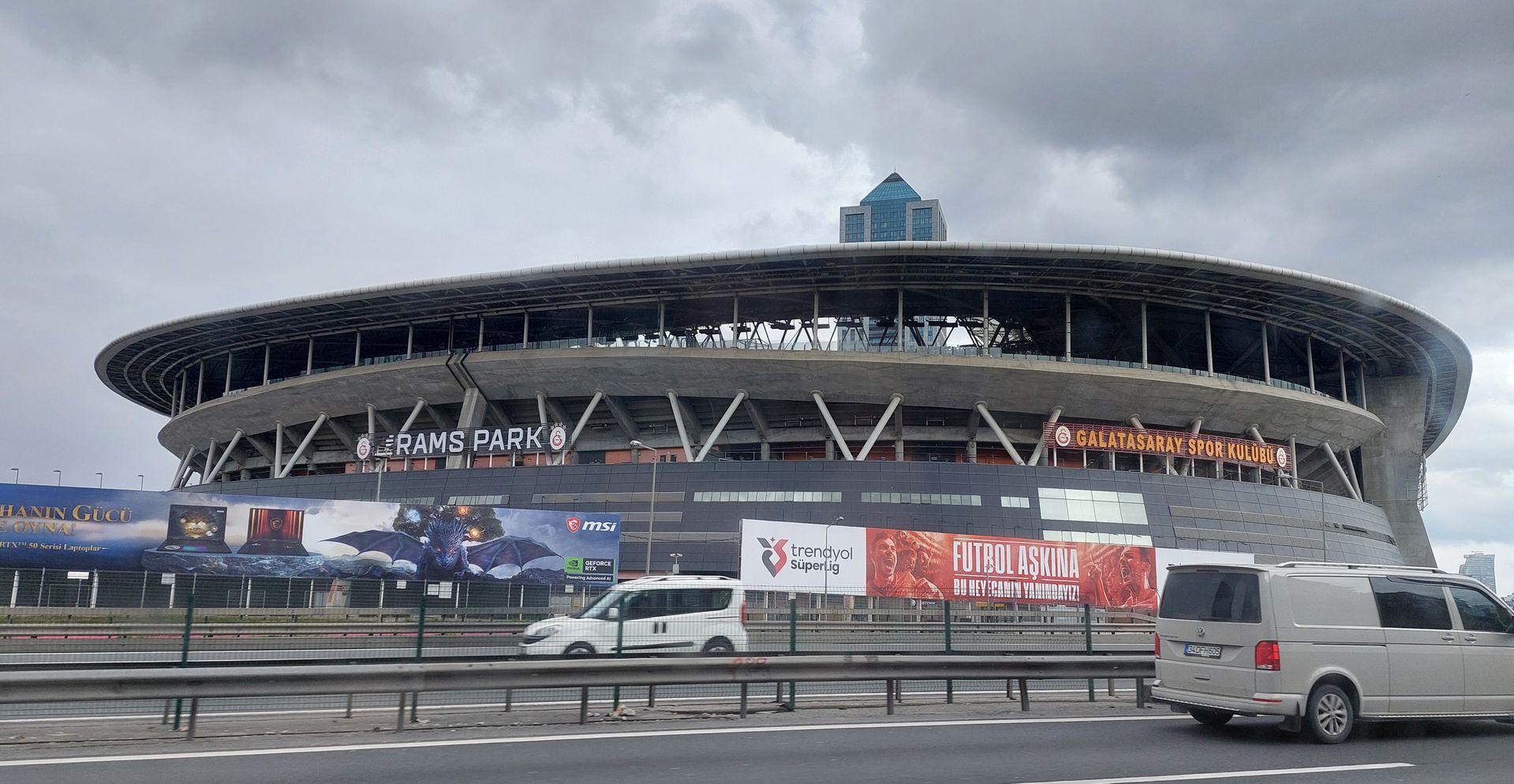 Megérkeztünk: a Kelen-pályától a Galatasaray stadionjáig