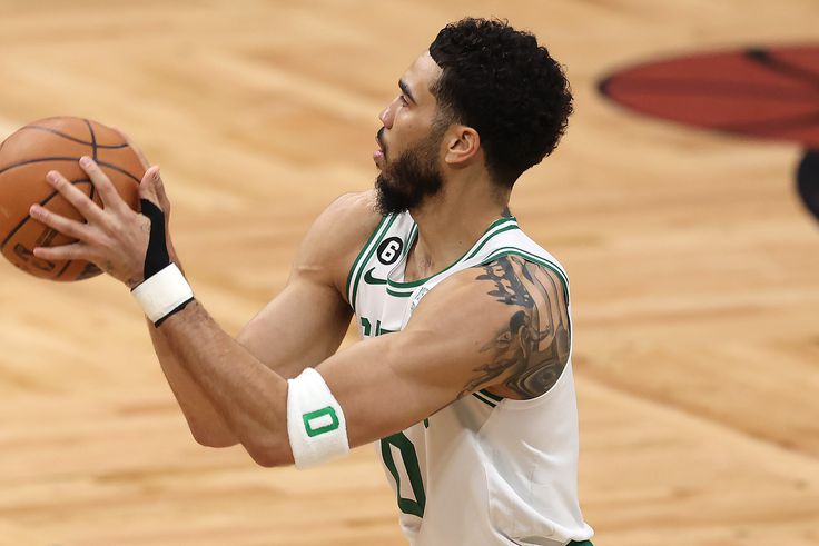 Újra győzött a tavalyi döntős Celtics, egyenlített a Cavs és a Suns – videóval