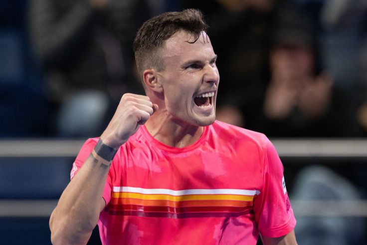 Fucsovics és Bondár elődöntős; eltiltották Emiliano Martínezt – délutáni hírösszefoglaló