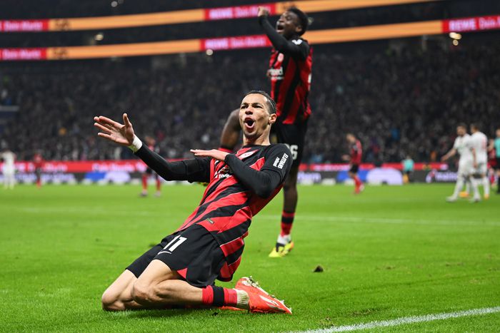 Hugo Ekitike góljával fordított a Frankfurt