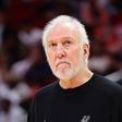 Nagy a baj? Az NBA sztáredzője az étteremben esett össze