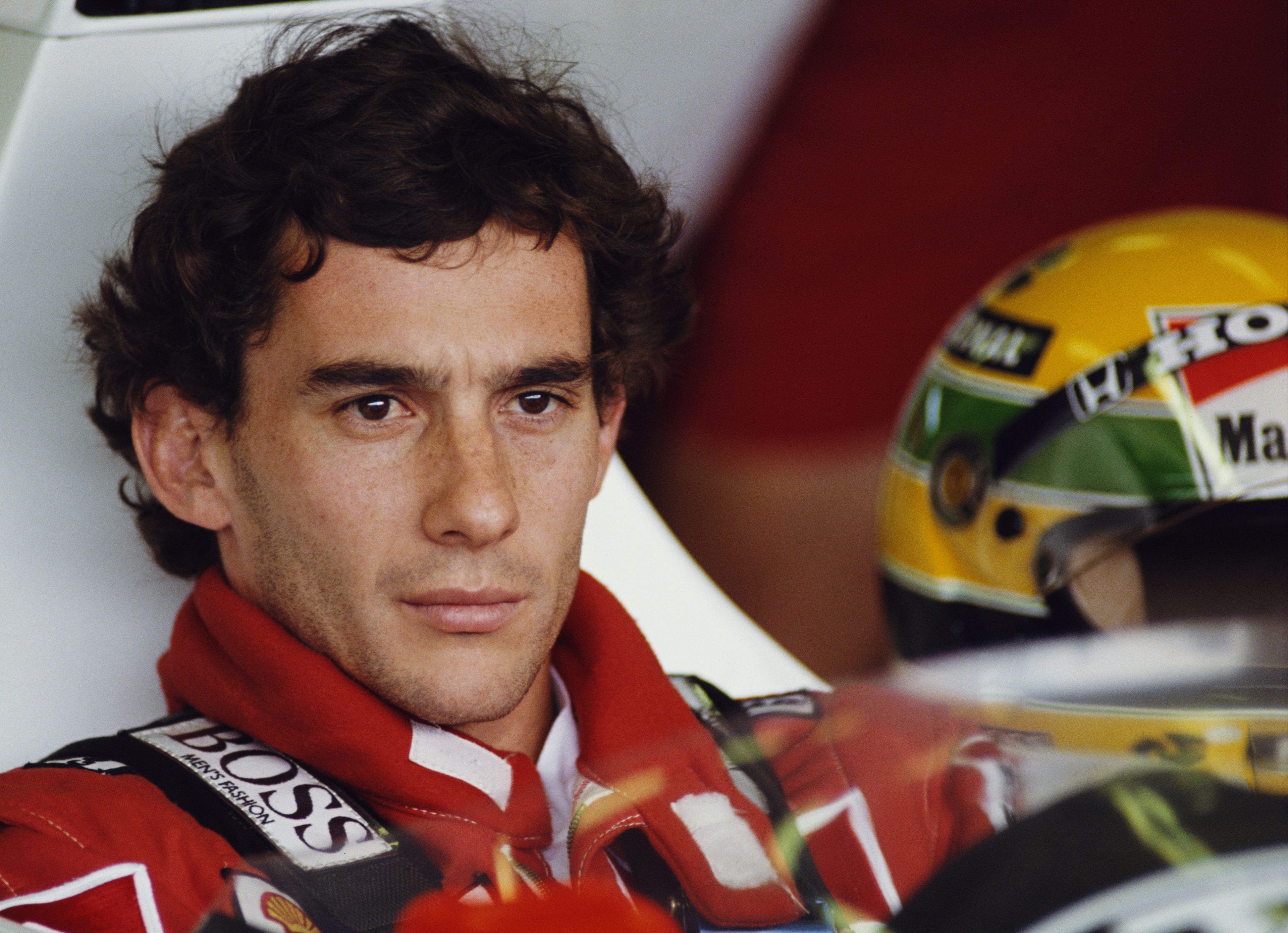 Az 1994. május 1-jén rendezett San Marinó-i Nagydíjon a brazil Ayrton Senna a betonfalnak csapódott, s több olyan sérülést is szenvedett, amelyek közül már egy is halálos volt / Fotó: Gettyimages