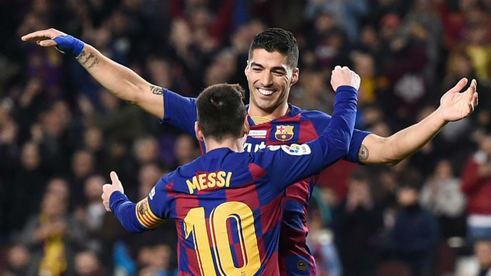 Messi kiáll barátja mellett /Fotó: Marca.com/