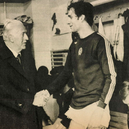 Ma ünnepli a 66. születésnapját az ezüstcipős magyar futball-legenda – Első NB I-es mérkőzéséről megtaláltuk a korabeli cikket: ezt írták róla