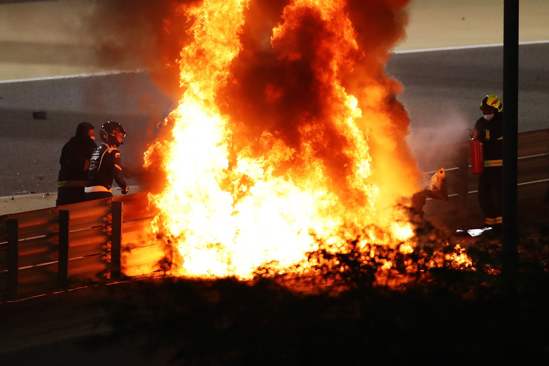 Grosjean a baleset után 26 másodpercet töltött a pokoli tűzben, de megúszta  Fotó: GettyImages
