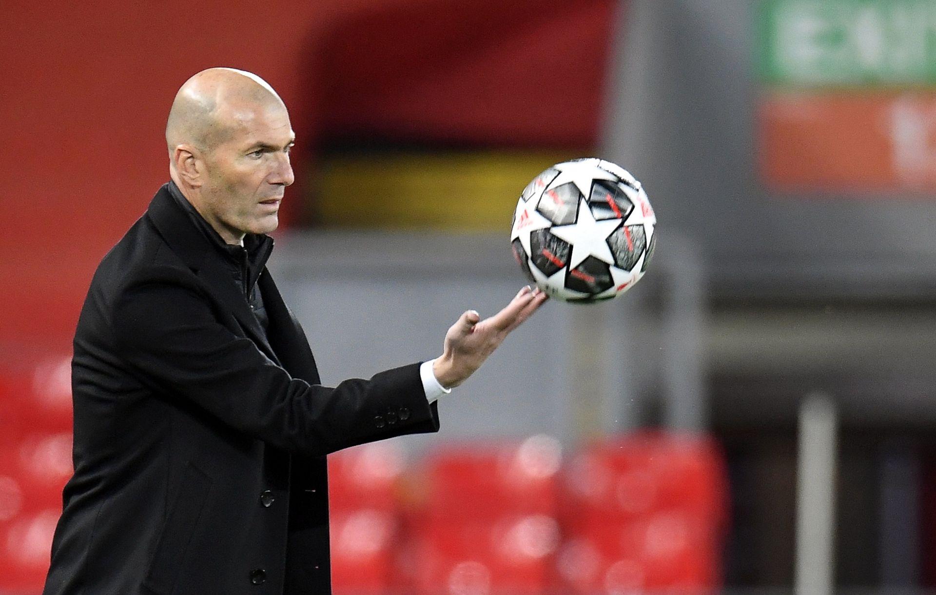 Zidane nyári madridi távozása óta nem vállalt munkát, hiába hívta a Manchester United / MTI/EPA/Peter PowellFotó: