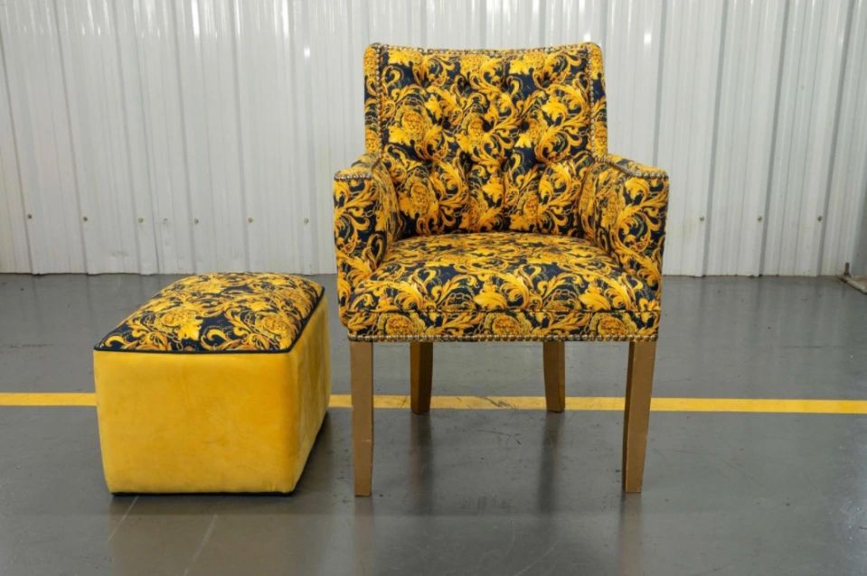 Fotel és zsámoly, különleges dizájnnal / Fotó: Adrian Mercando