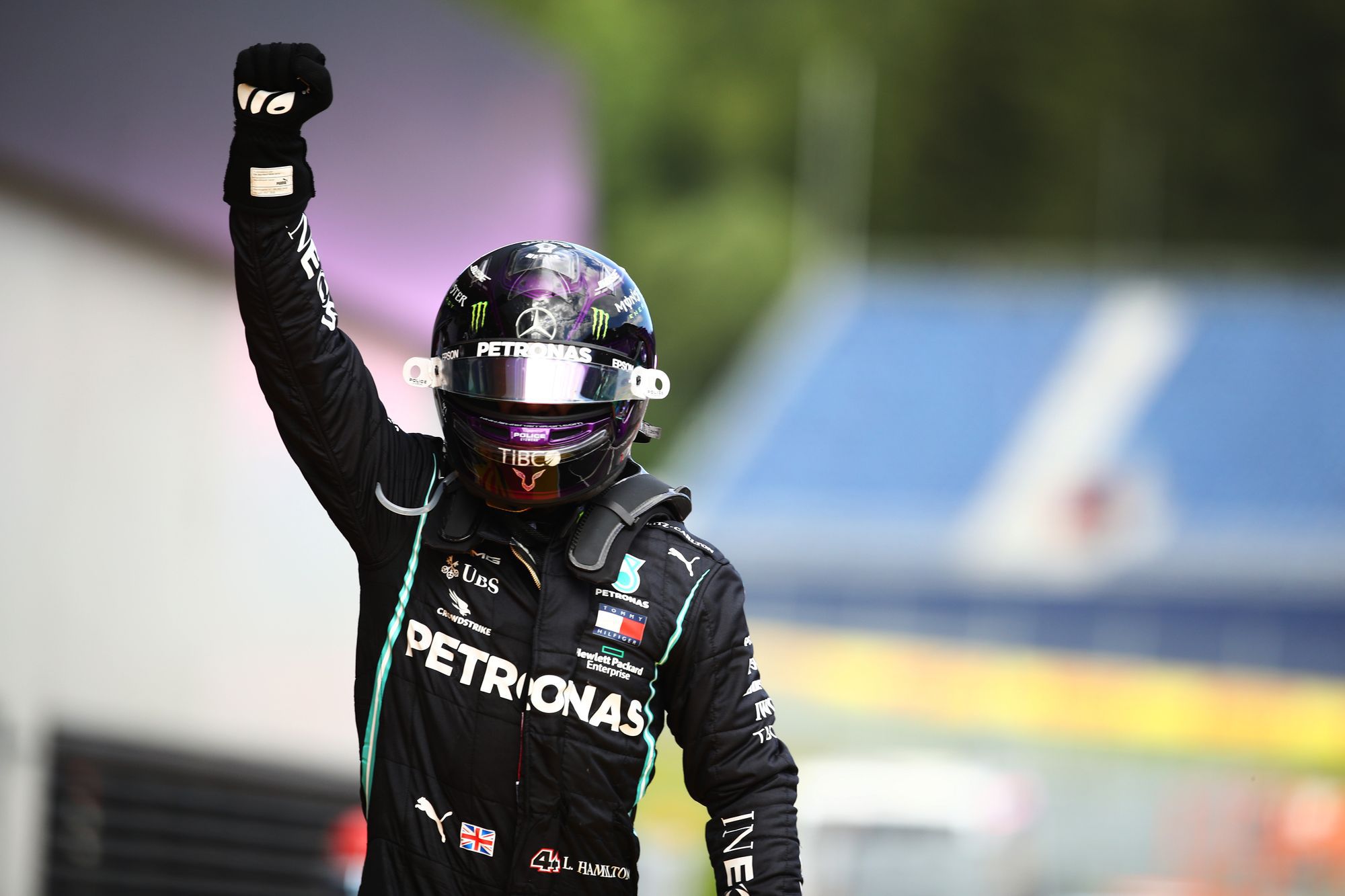 A Mercedes pilótája, Lewis Hamilton rajt-cél győzelmet aratott a Stájer Nagydíjon. /Fotó: Getty Images