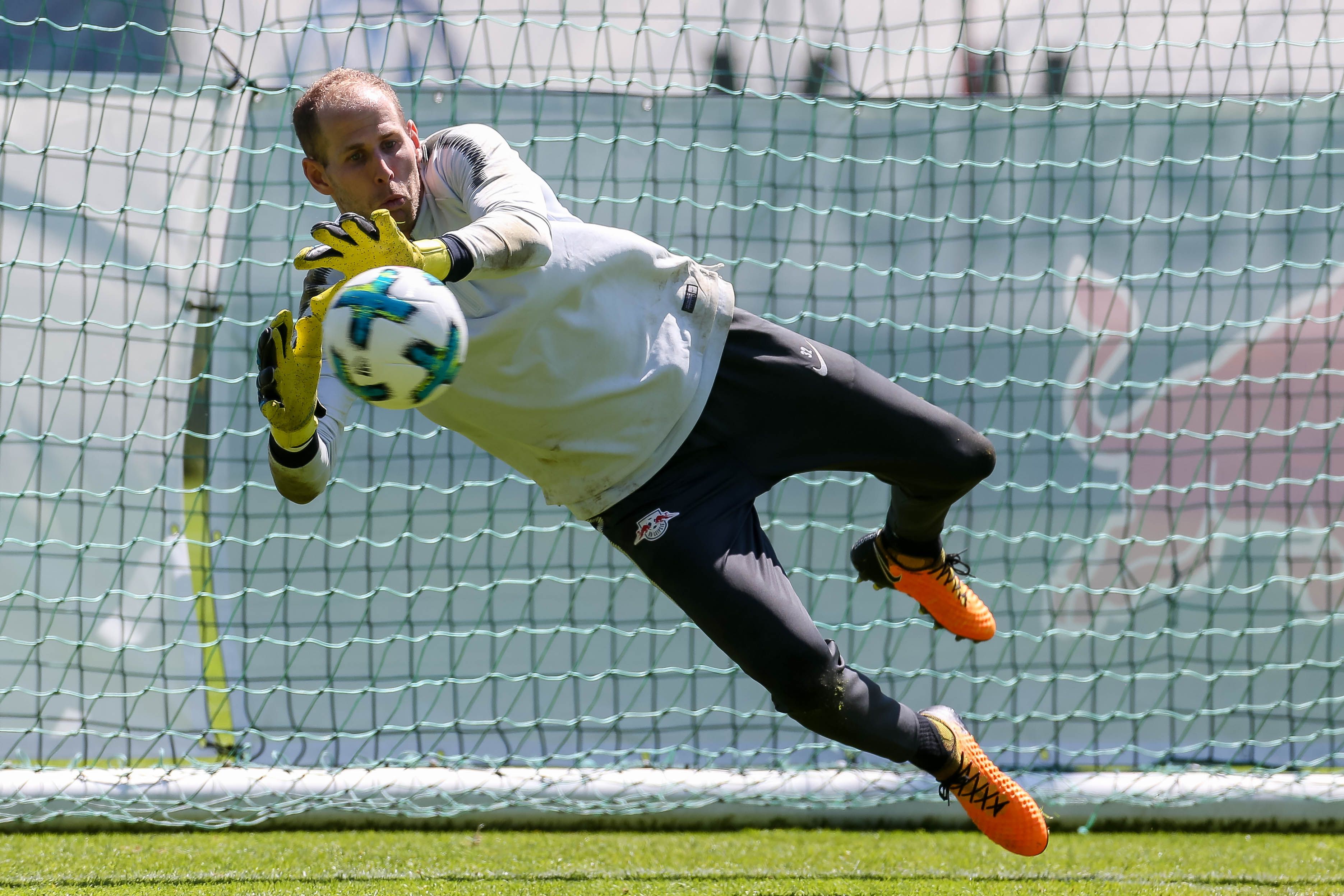 Gulácsi Péter a legutóbbi bajnokságban a Bundesliga legjobb játékosa lett /Fotó: Getty Images