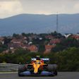 Így néz ki az F1-es pilóta magyaros sisakja