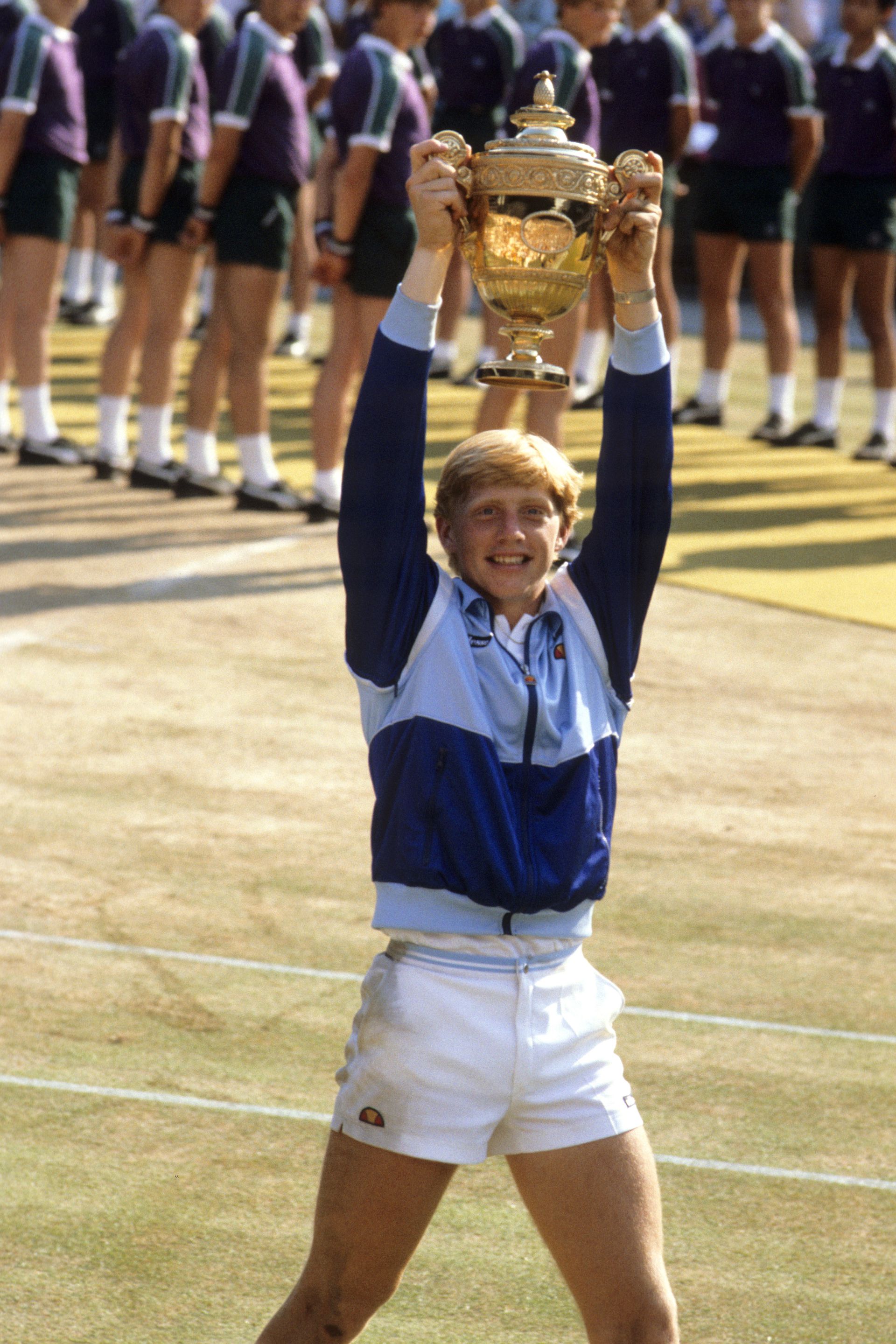 Becker 17 évesen nyert először Wimbledonban, a tenisztrófeáit is eltűntette, így azok elárverezésével sem csökkentette az adósságait/Getty Images