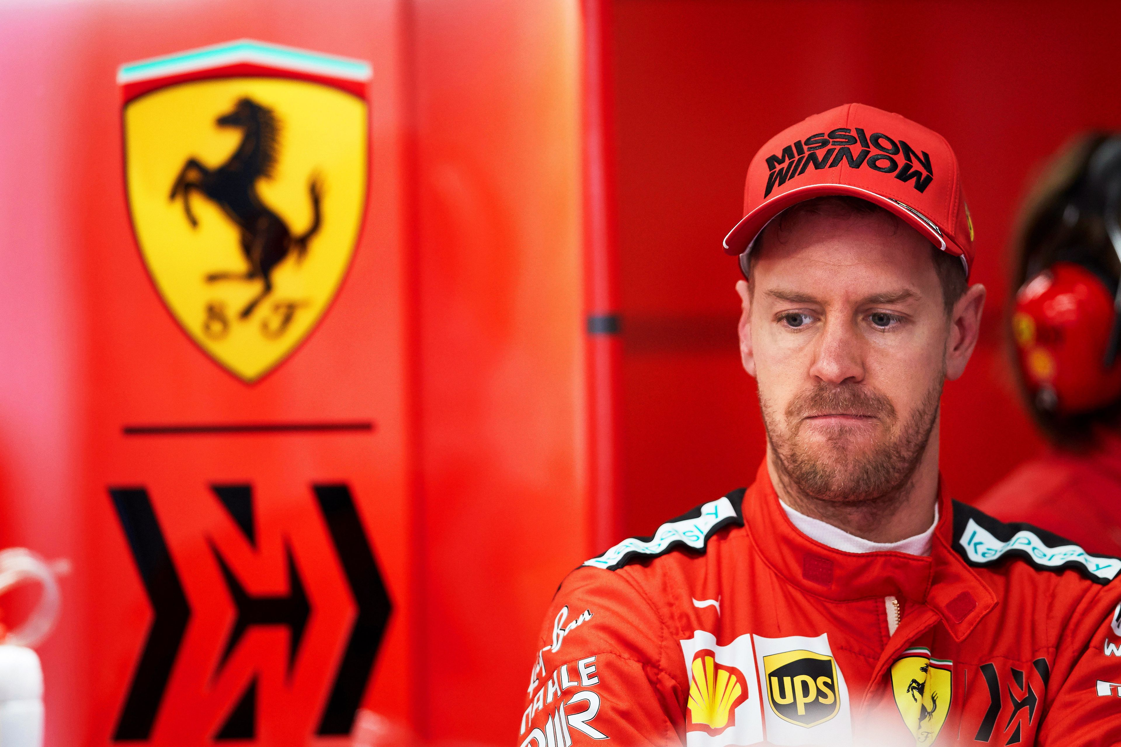 Sebastian Vettelt frusztrálja, hogy nem tudja uralni a Ferrariját és sokan megelőzik /Fotó: MTI EPA Alejandro Garcia