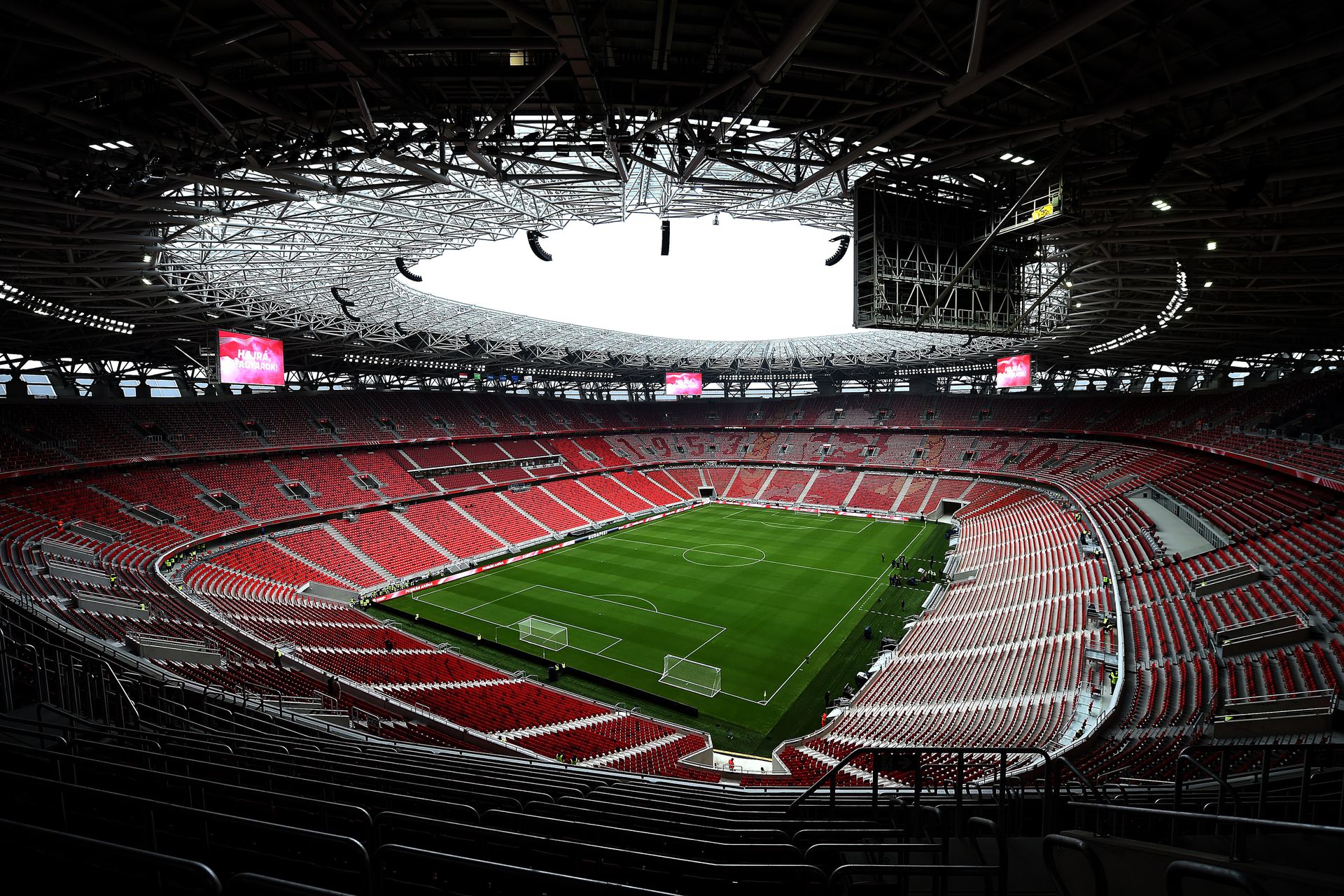 Az UEFA a héten dönt arról, lehetnek-e nézők a Puskás Arénában a Bayern és a Sevilla meccsén./Fotó: MTI Illyés Tibor