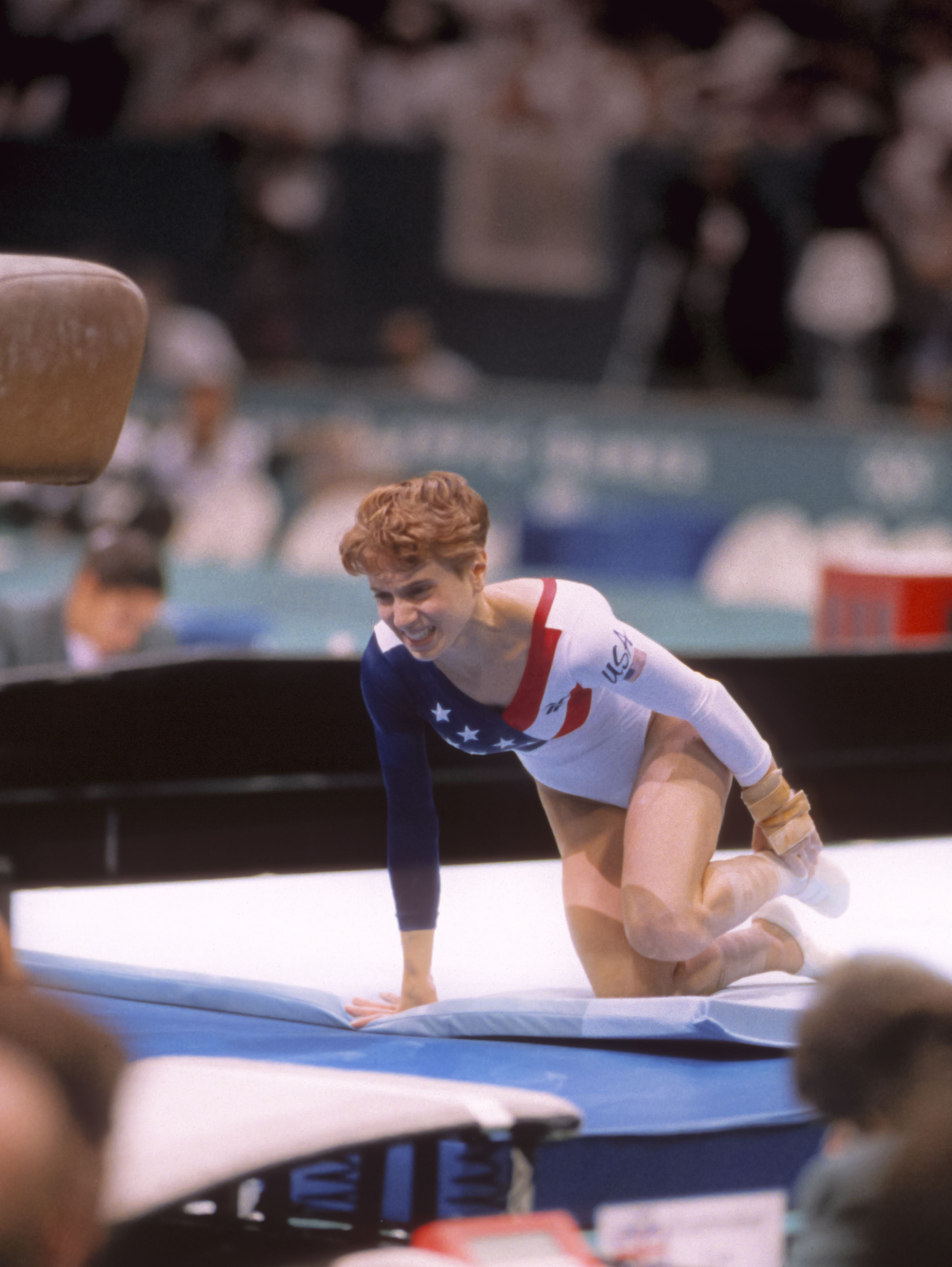 Beleállt az aranyat érő ugrásba, majd eltorzult arccal a sérül bokájához kapott /Fotó: GettyImages