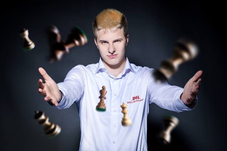 Rapport Richárd olykor befestette a haját, hogy ezzel is kitűnjön a sakkozók közül / Fotó: Facebook