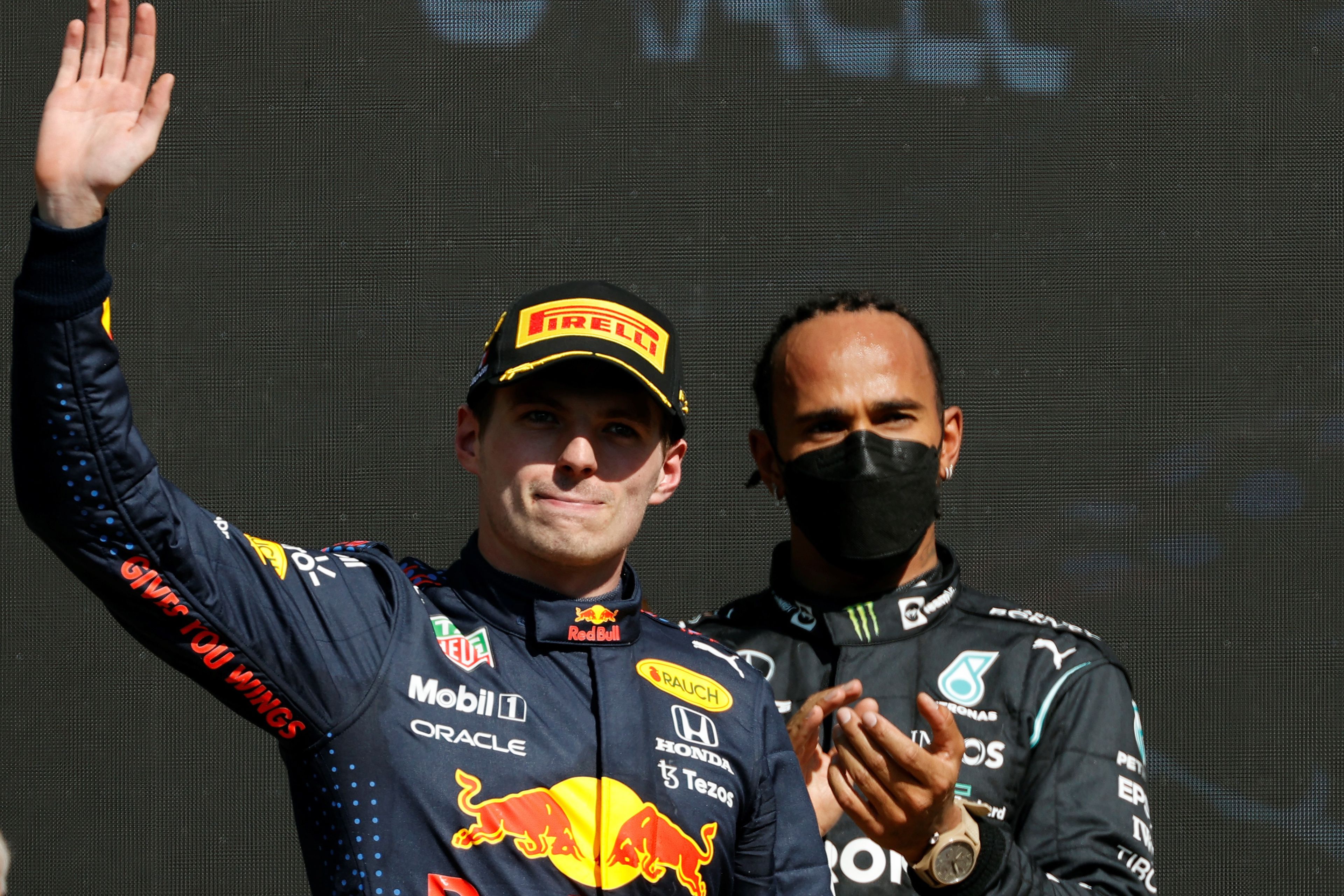 Ismét szócsata alakult ki Max Verstappen és Lewis Hamilton között. / Fotó: EPA/Jose Mendez