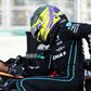 Belerokkan a futamokba Hamilton? Elképesztő bajban a Forma-1 legendája