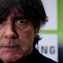 Joachim Löw megint az orrában turkált meccs közben, mindent felvett a kamera – videó