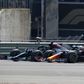 Brutális baleset a Forma-1-en: Verstappen Hamiltonnal ütközött és a falnak csapódott