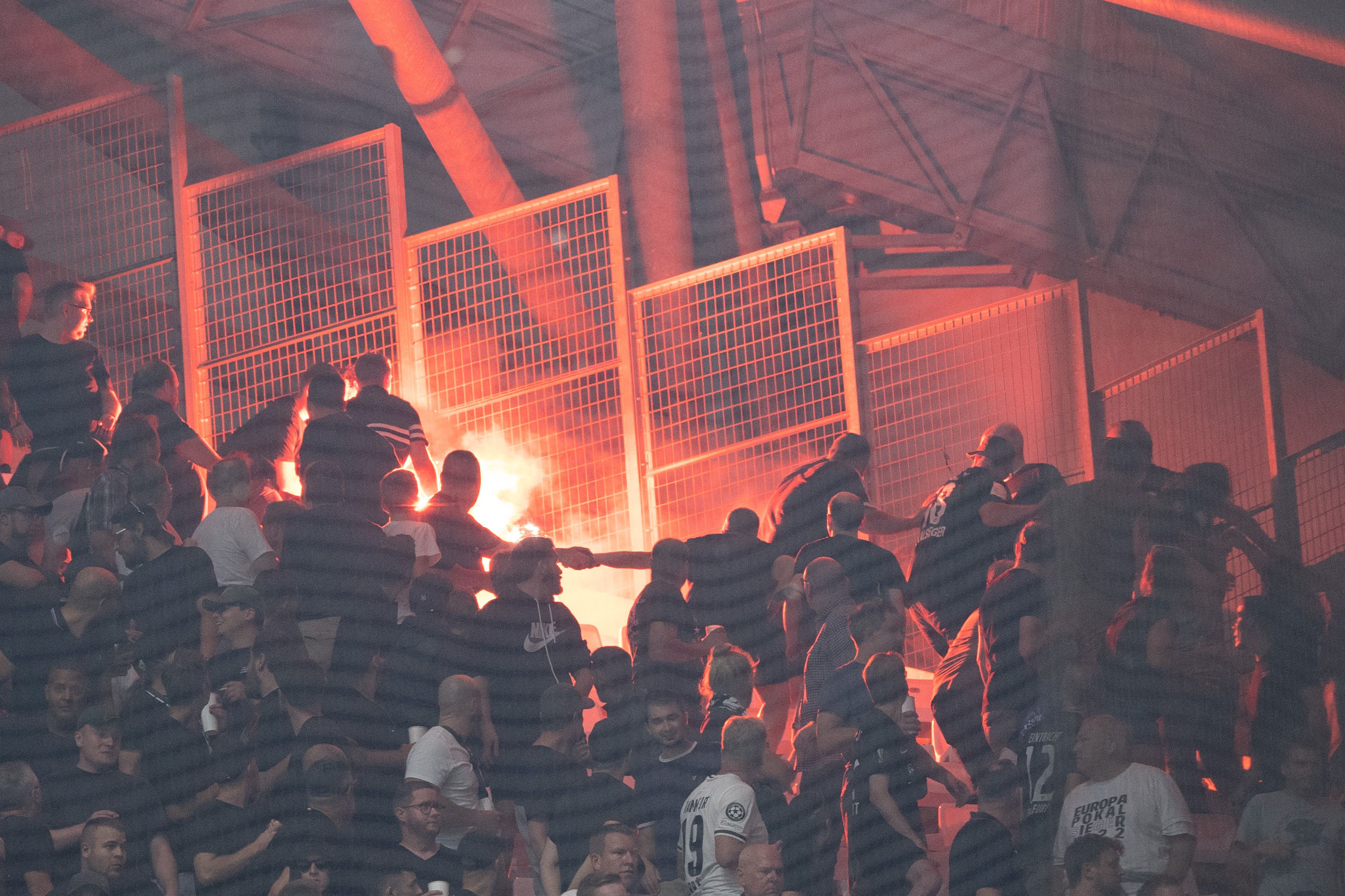 A stadionban is balhéztak a német és a francia szurkolók / Fotó: Getty Images