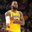 Történelmi LeBron James-bukás: először esett ki a rájátszás első körében