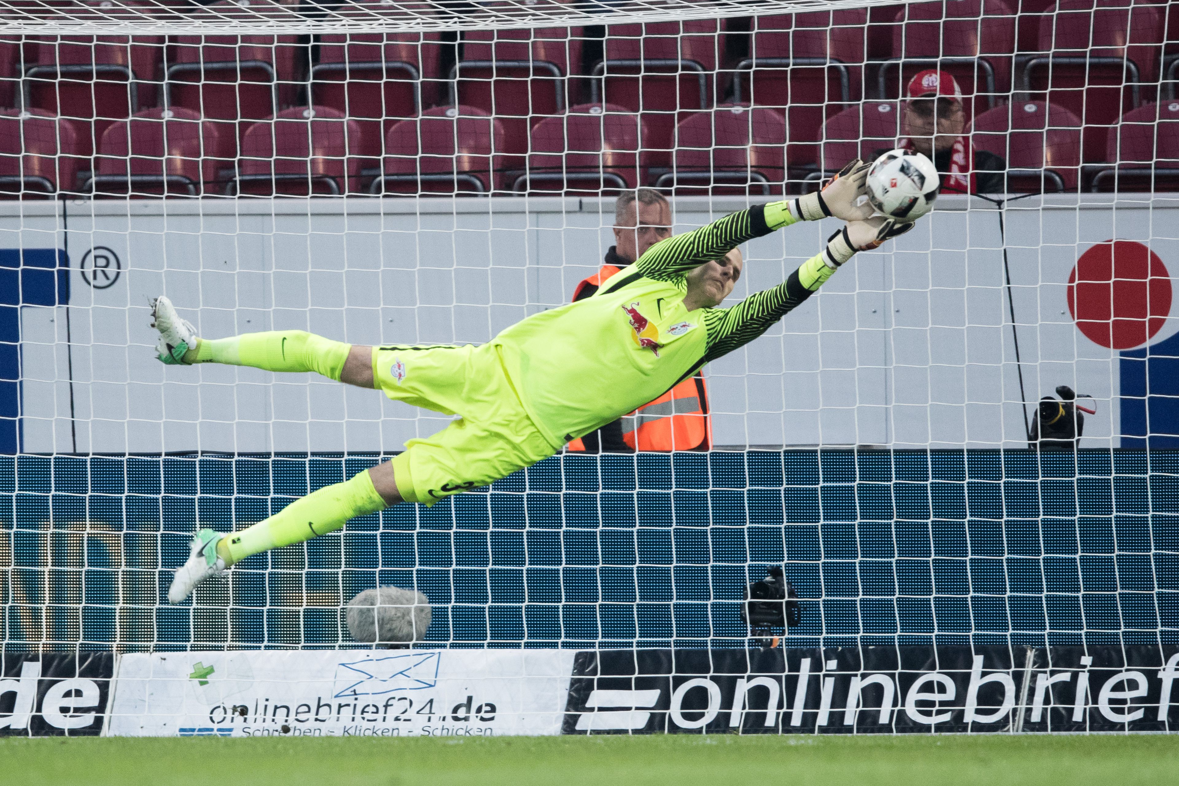 Gulácsi Péter remekel a Leipzigben, sokan a Bundesliga legjobb kapusának tartják, holnap is megmutathatja képességeit /Fotó: Getty Images