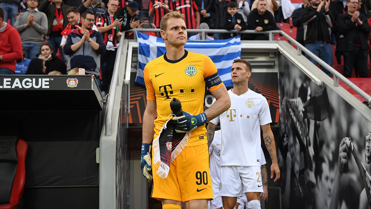 Dibusz Dénes (mögötte Miha Blazic) a Ferencváros, sőt a mezőny legjobbja volt a német csapat ellen 2-1-re elveszített meccsen