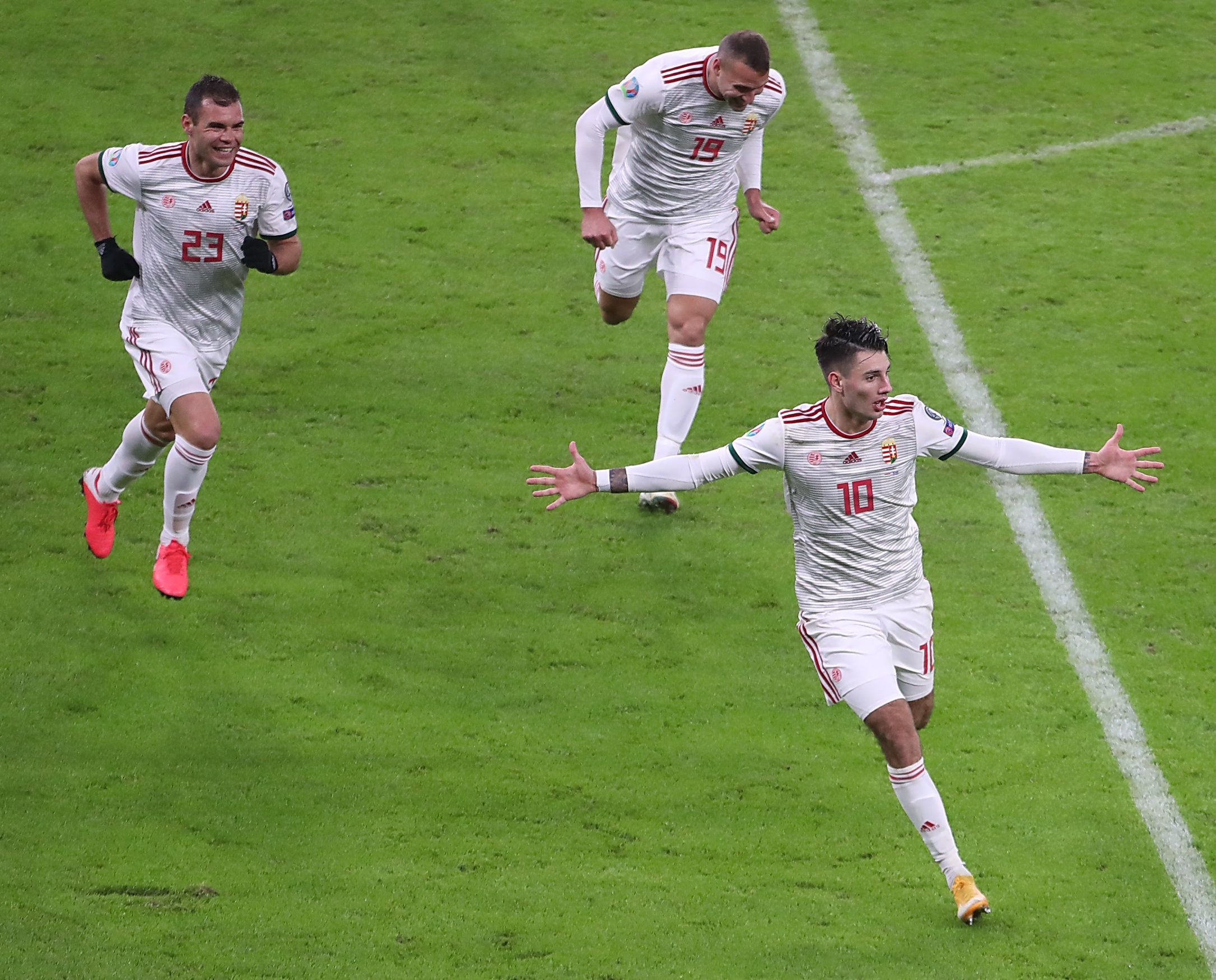 Az Izland elleni Európa-bajnoki-pótselejtezőn győztes gólt szerző futballista nem akar kapkodni /Fotó: Pozsonyi Zita