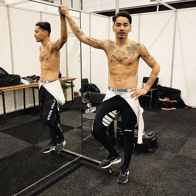Shaolin a tükör előtt buzdítja magát / Fotó: Instagram