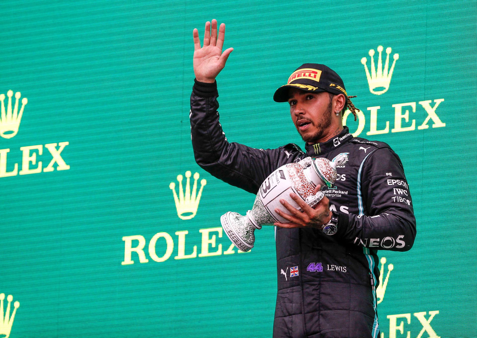 Lewis Hamilton két hete még harminchárom pontos hátrányban volt, aztán győzött a Brit Nagydíjon, a Magyar GP-n pedig második lett, így már vezeti a vébét, nyolcpontos az előnye / Fotó: Profimedia