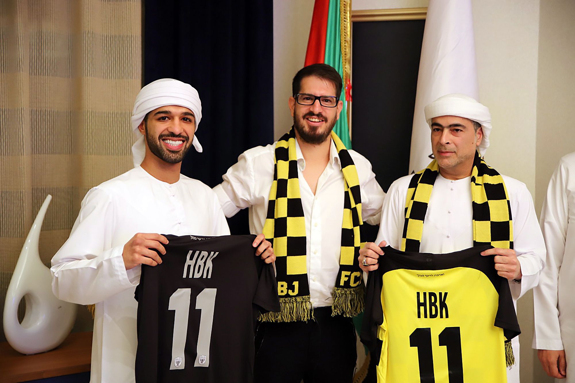Több, mint 27 milliárd forintot fizetett az arab sejk a nacionalista futballklub feléért. / Fotó: Facebook
