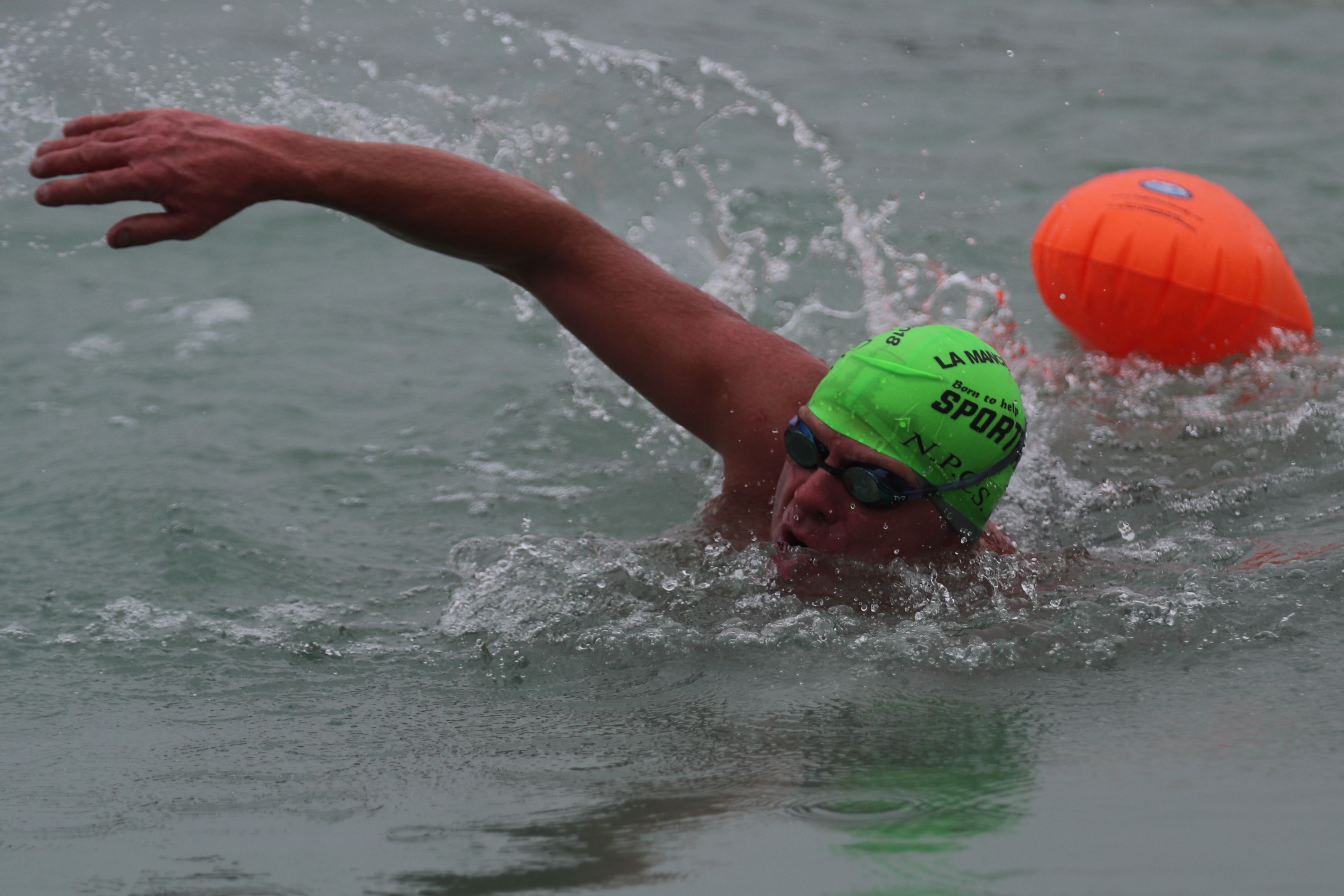 Pék Dezső volt az első, aki a hideg vízben úszott/ Fotó: Zsolnai Péter