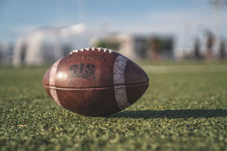 NFL – Csoportgyőztes a Buffalo, rájátszásban a Ravens is