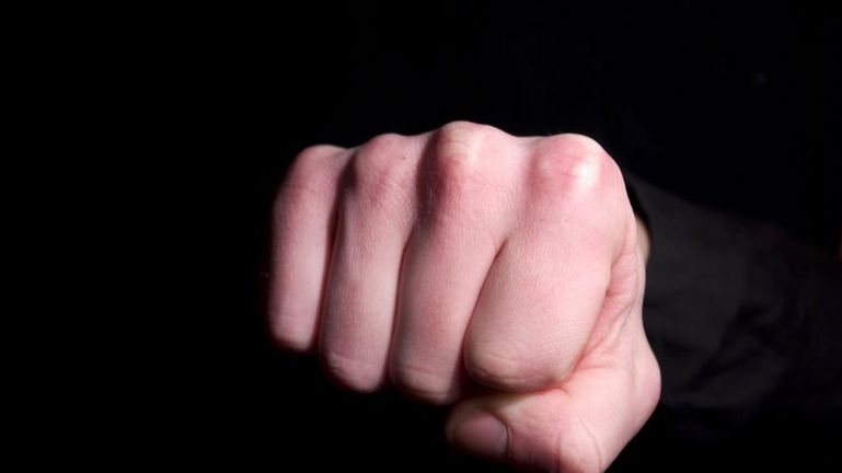 Döbbenetes videó: így ütötték-verték egymást magyar kiskamaszok